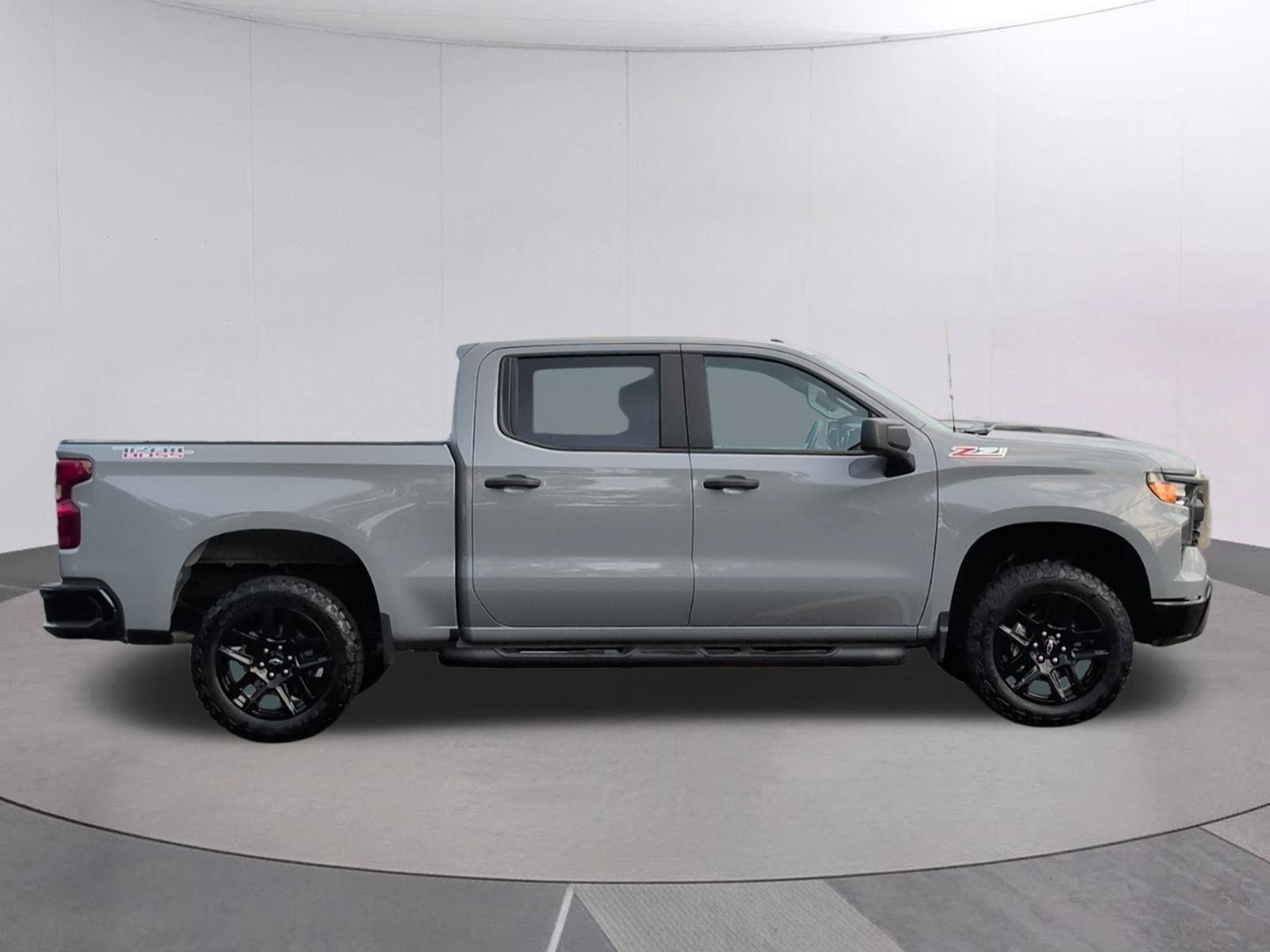 Used 2025 Chevrolet Silverado 1500 Custom Trail Boss AWD/4WD image 8
