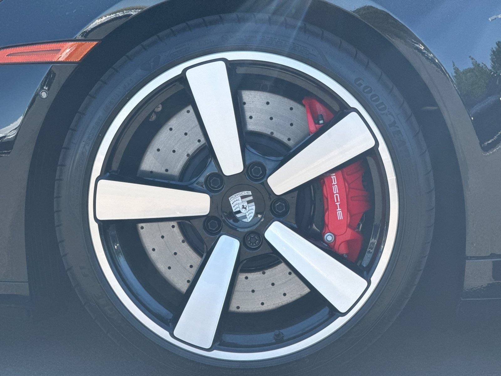 Certified 2025 Porsche 911 Carrera S RWD image 27