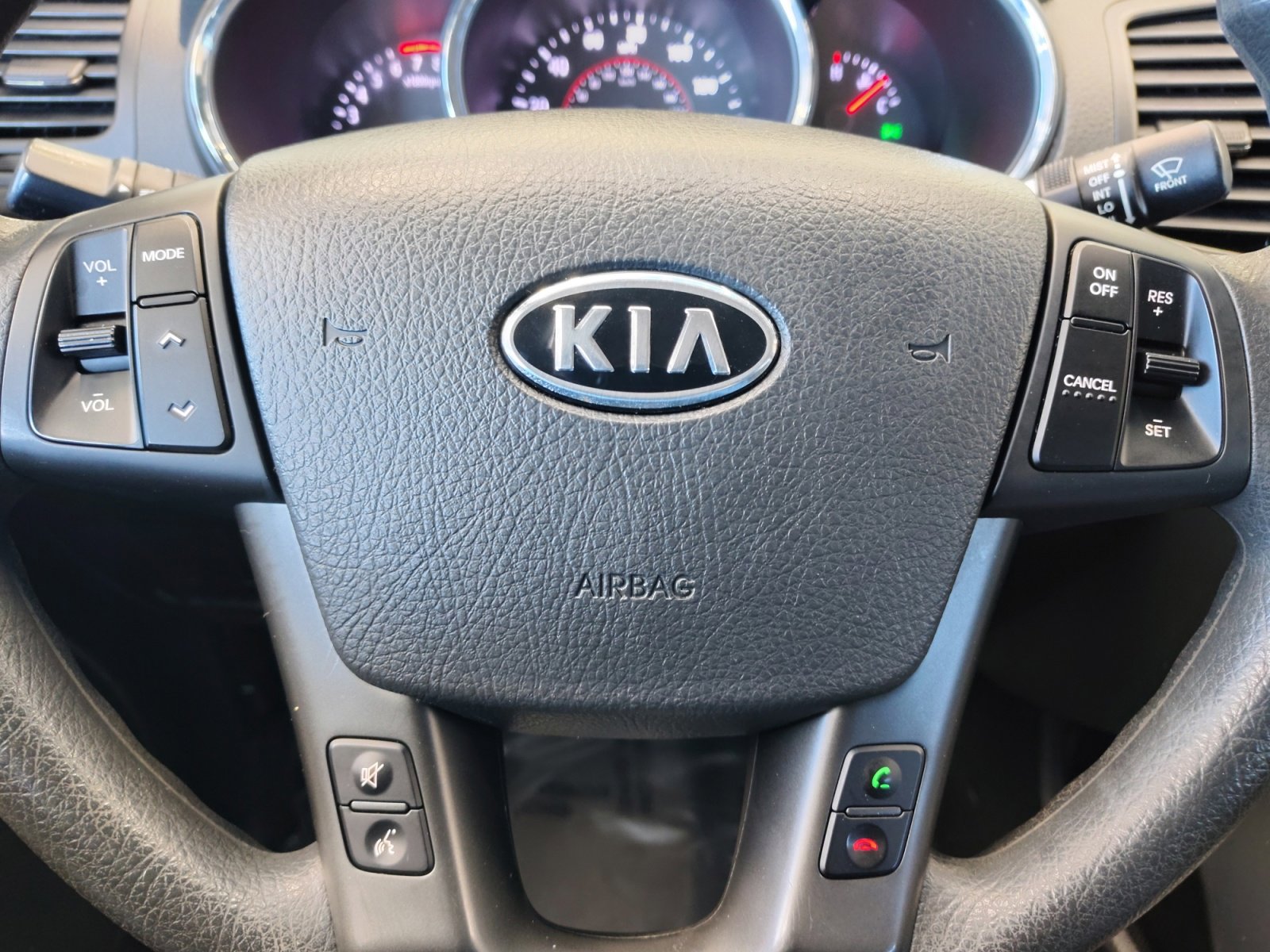 Used 2012 Kia Sorento LX image 3