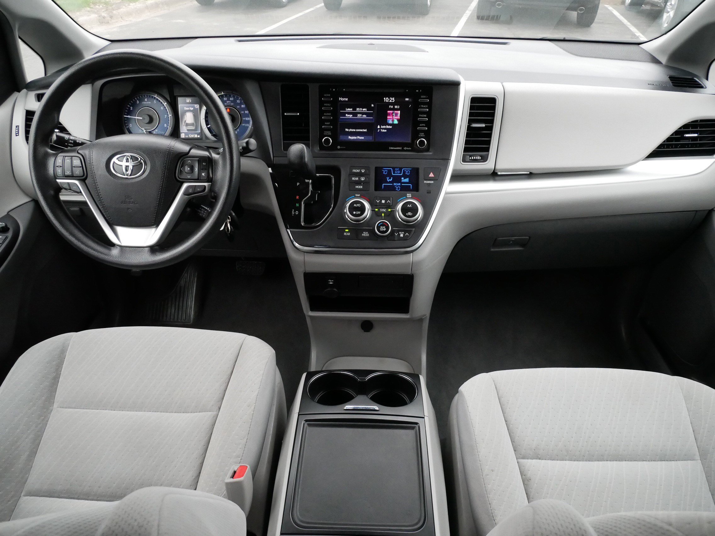 Used 2019 Toyota Sienna LE FWD image 10