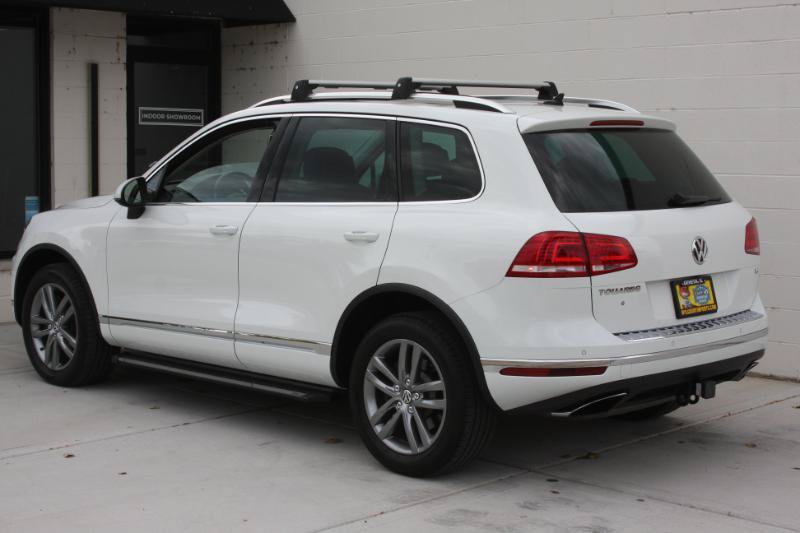 Used 2016 Volkswagen Touareg VR6 AWD/4WD image 9