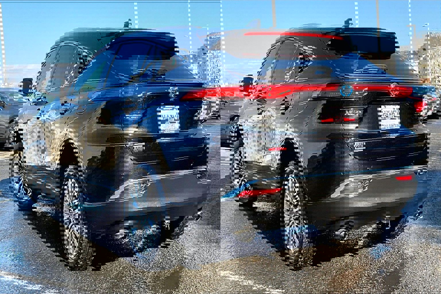 Used 2022 Toyota Venza XLE image 11