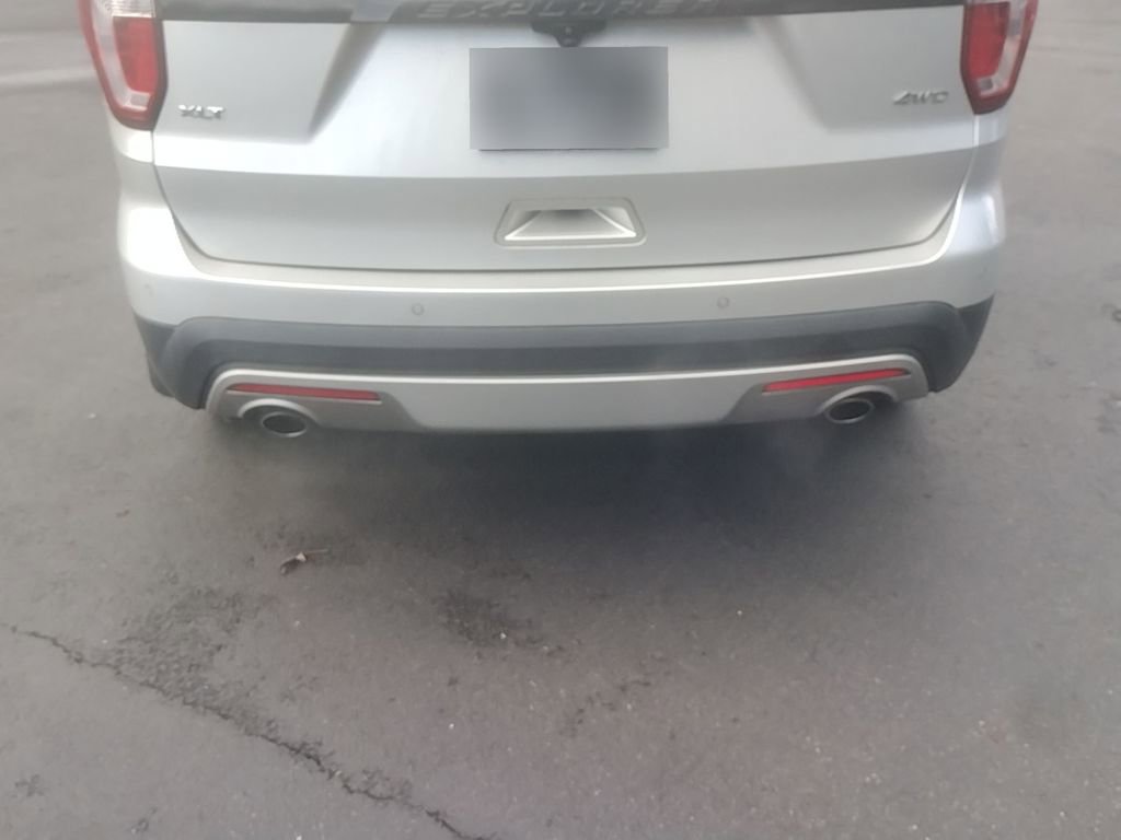 Used 2016 Ford Explorer XLT image 25