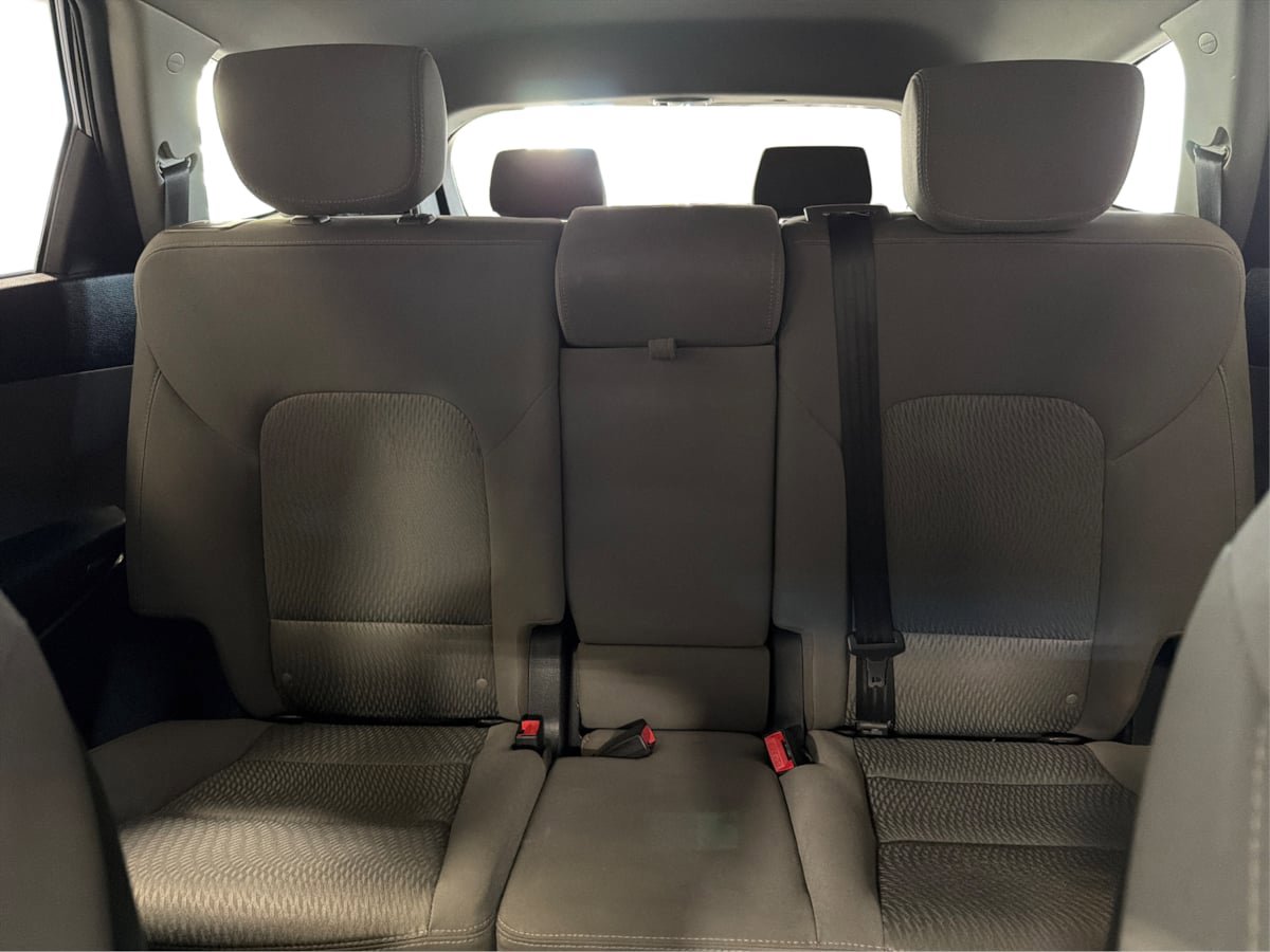 Used 2017 Hyundai Santa Fe SE AWD/4WD image 18