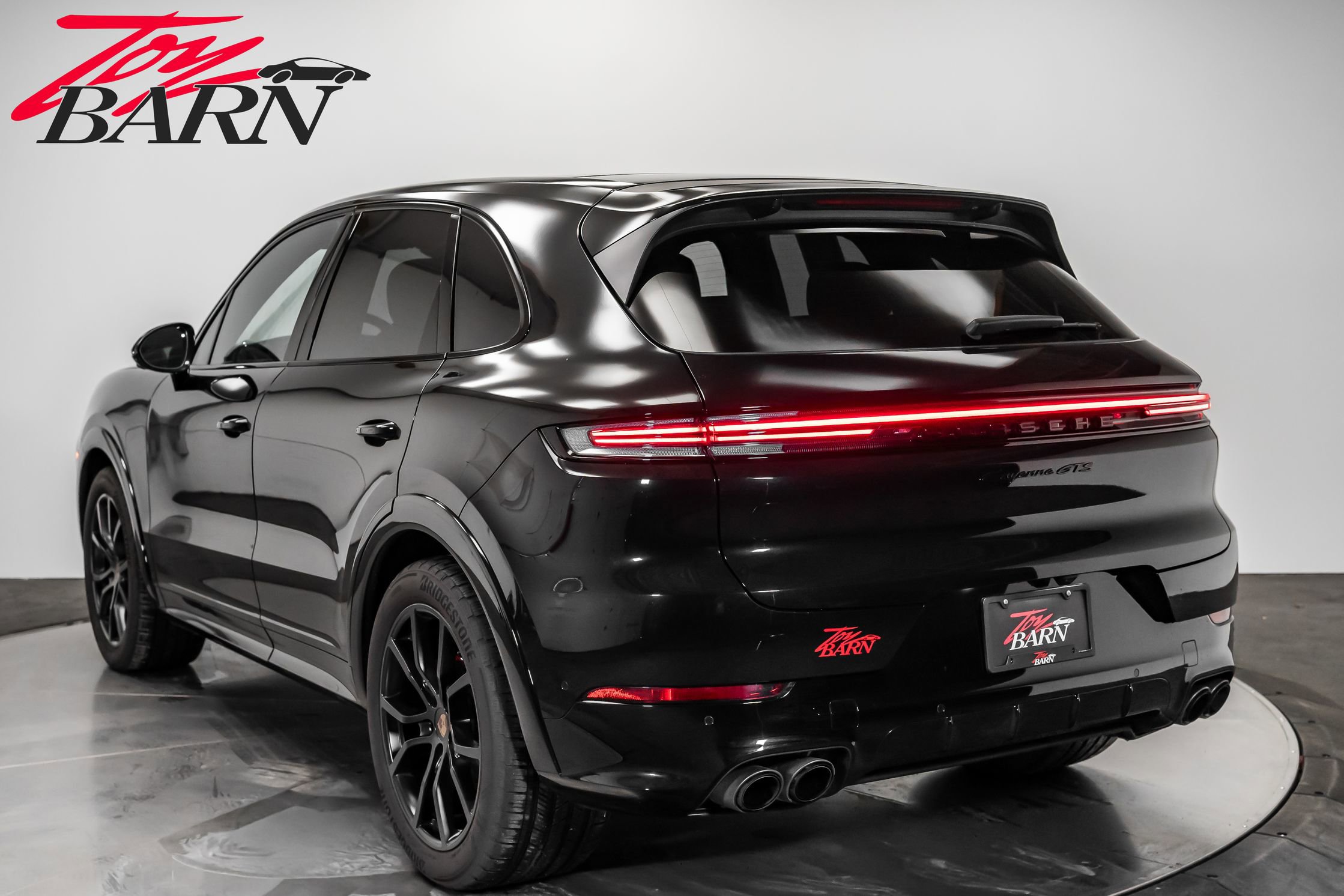 Used 2025 Porsche Cayenne GTS image 12