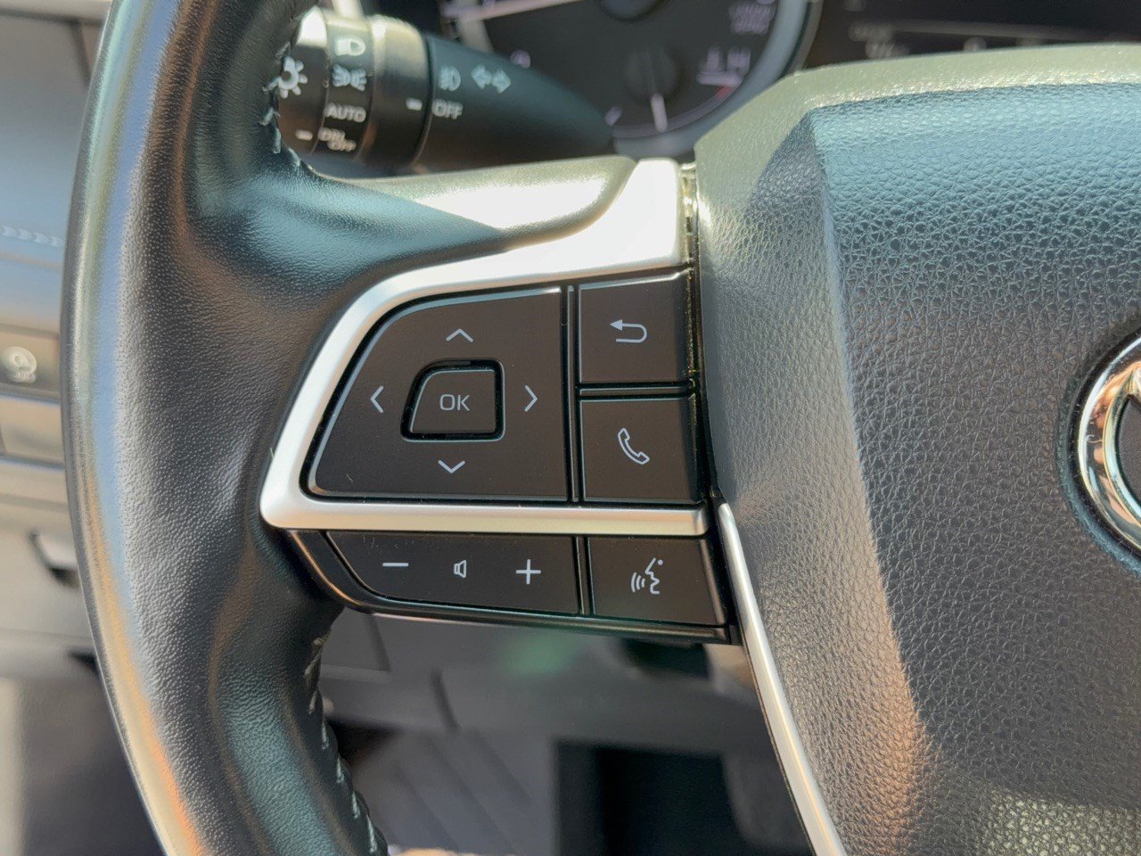 Used 2024 Toyota Highlander XSE FWD image 18