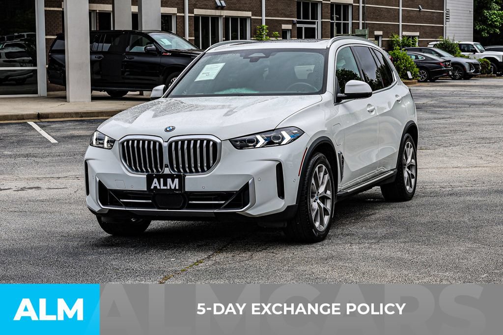 Used 2024 BMW X5 xDrive50e AWD/4WD image 3