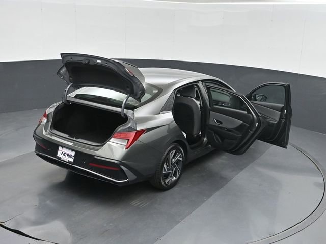 Used 2024 Hyundai Elantra Limited FWD image 50