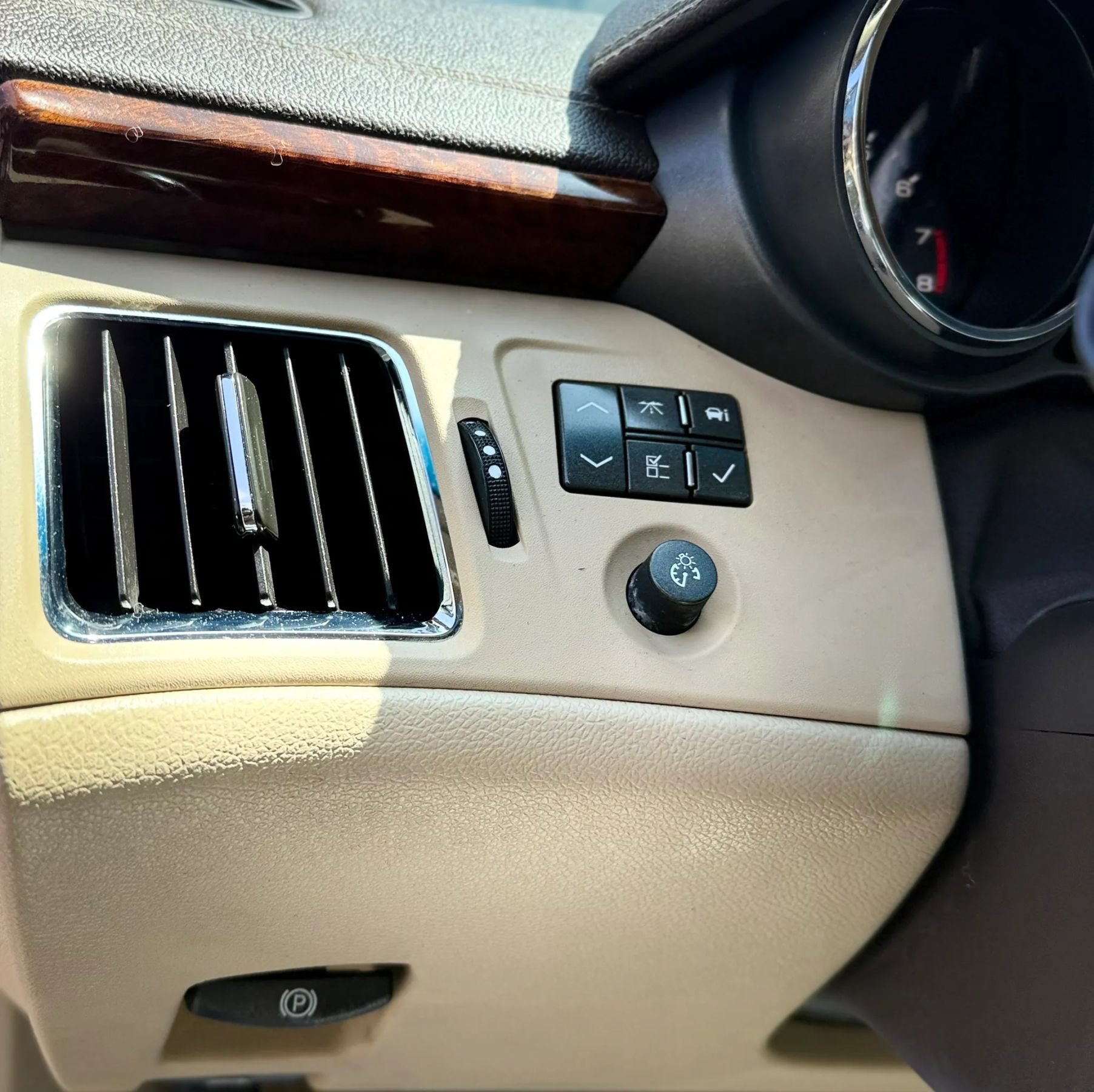 Used 2009 Cadillac CTS 3.6 AWD image 22