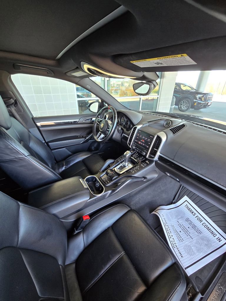 Used 2017 Porsche Cayenne S AWD/4WD image 16