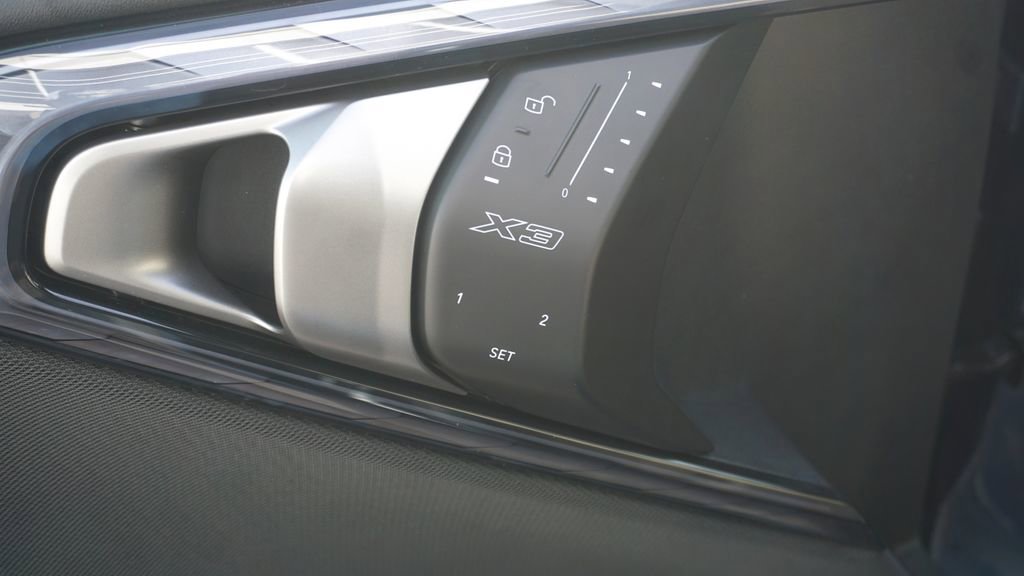 New 2026 BMW X3 xDrive30 w/ Premium Package image 9
