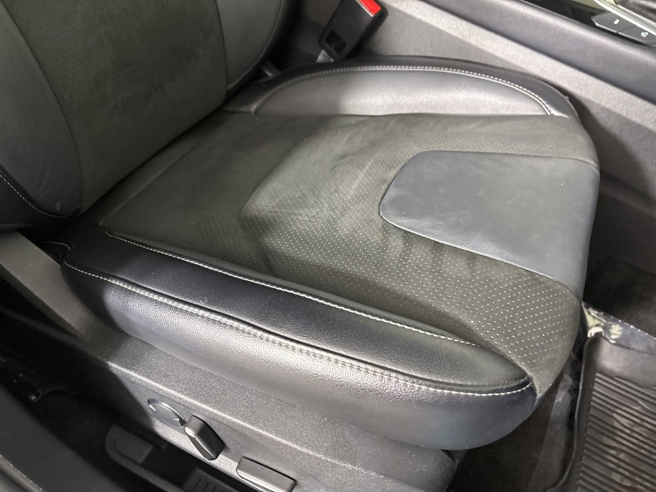 Used 2018 Ford Edge Sport w/ Equipment Group 401A AWD/4WD image 34