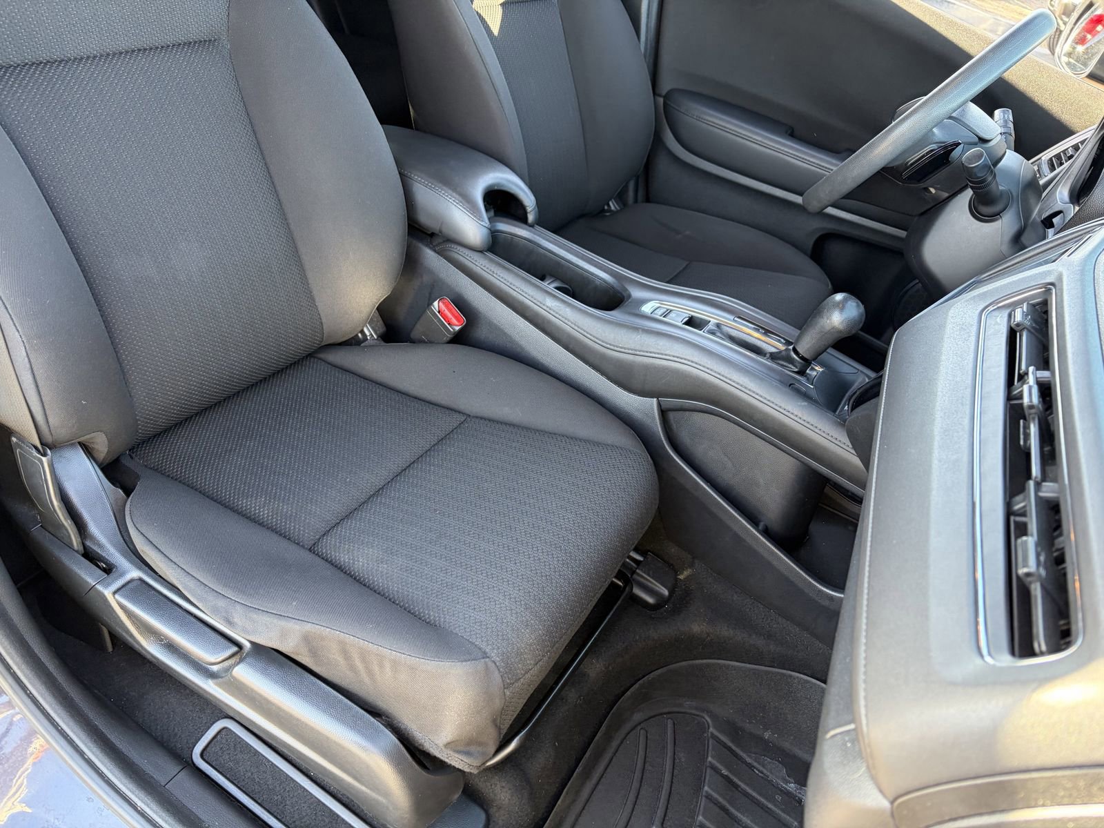 Used 2018 Honda HR-V EX image 11