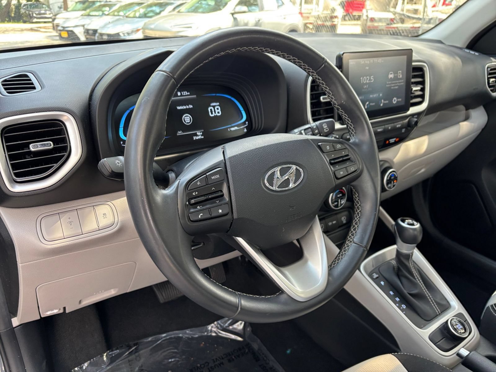 Used 2025 Hyundai Venue SEL FWD image 34