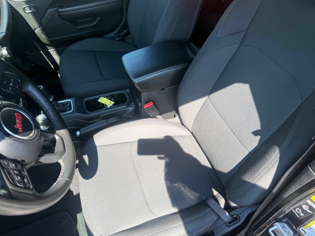 Used 2022 Jeep Wrangler Unlimited Sport AWD/4WD image 17