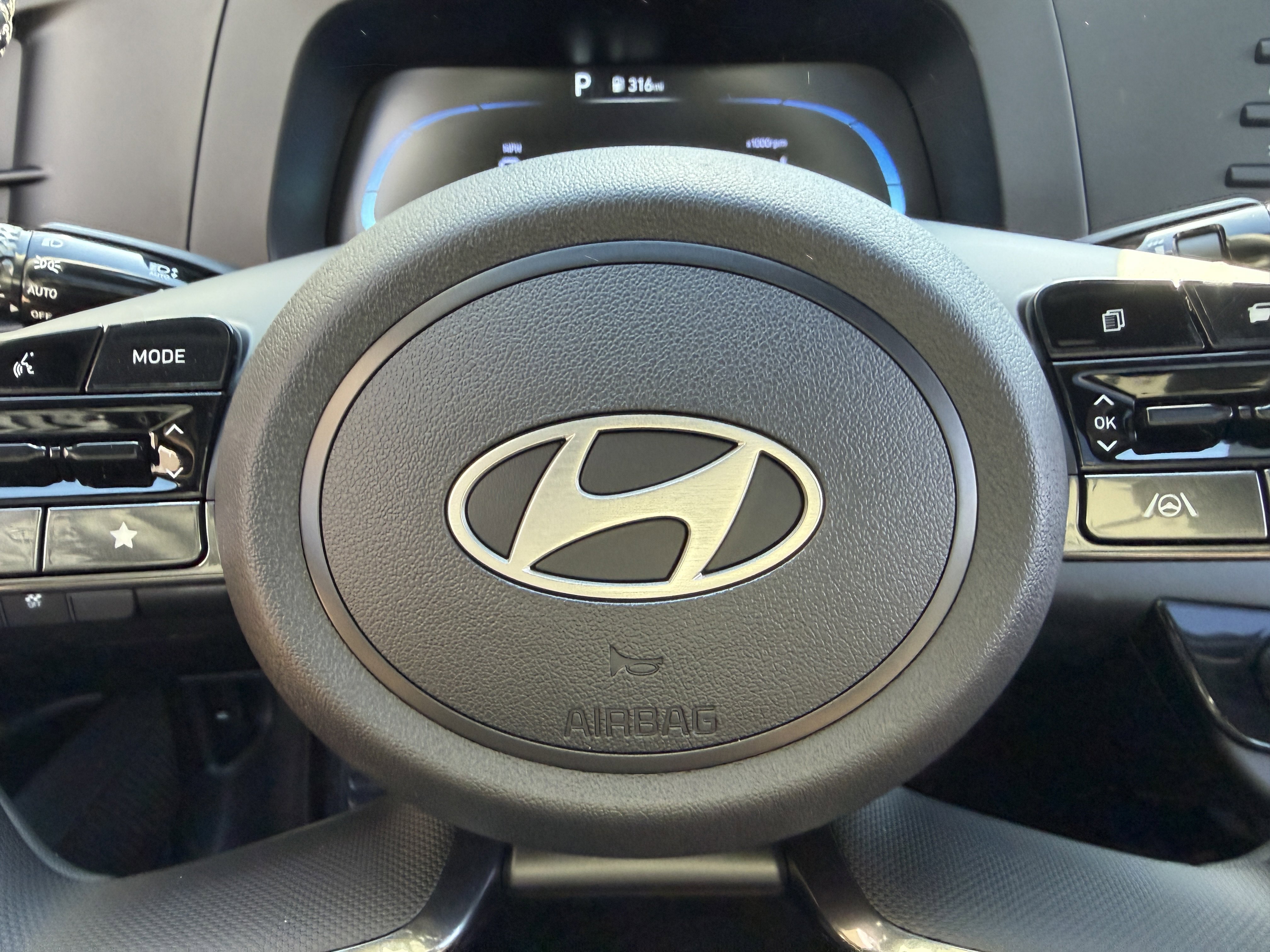 New 2026 Hyundai Elantra SEL Sport FWD image 26
