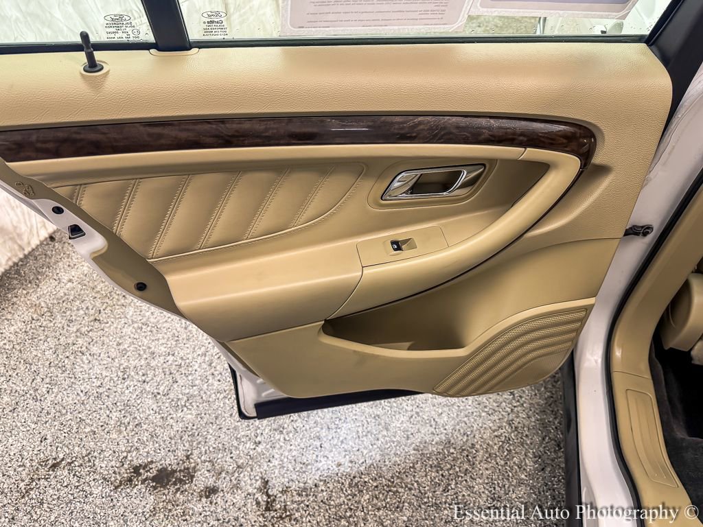 Used 2017 Ford Taurus Limited image 24