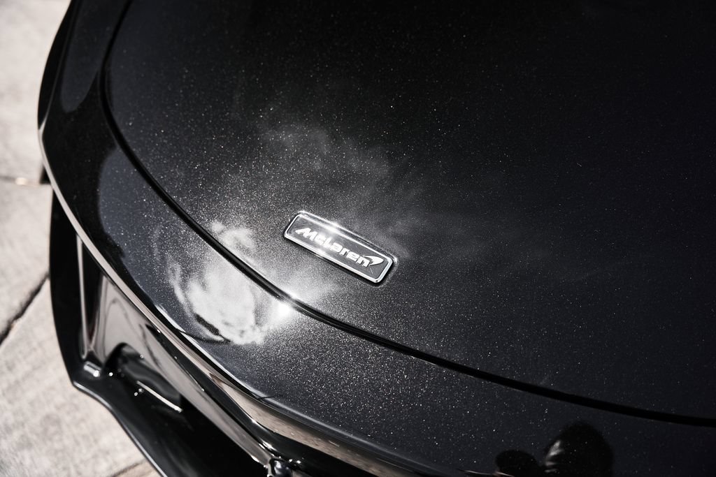 Used 2024 McLaren Artura RWD image 8