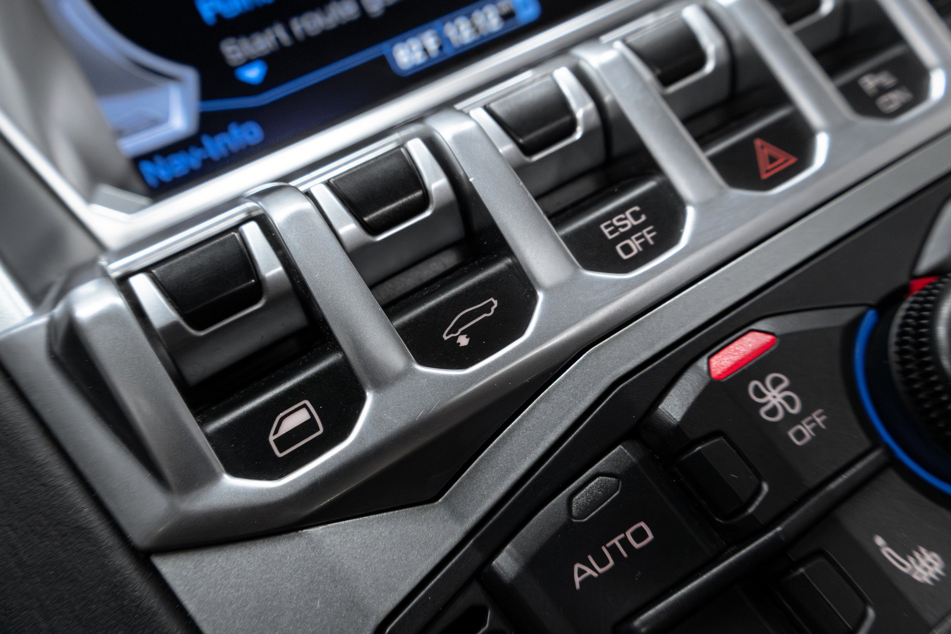 Used 2015 Lamborghini Aventador LP 700-4 image 65