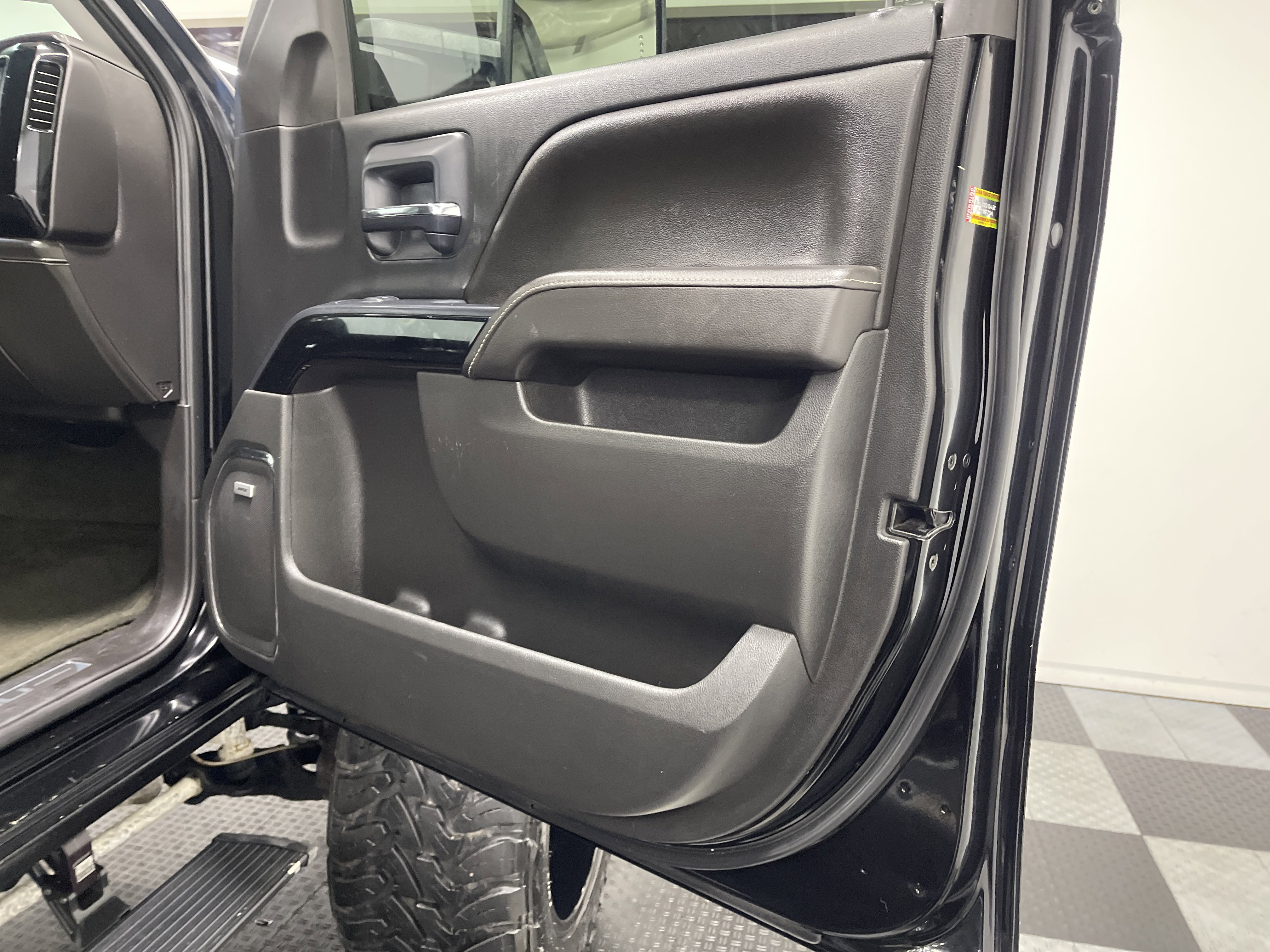 Used 2015 GMC Sierra 3500 Denali w/ Duramax Plus Package image 23