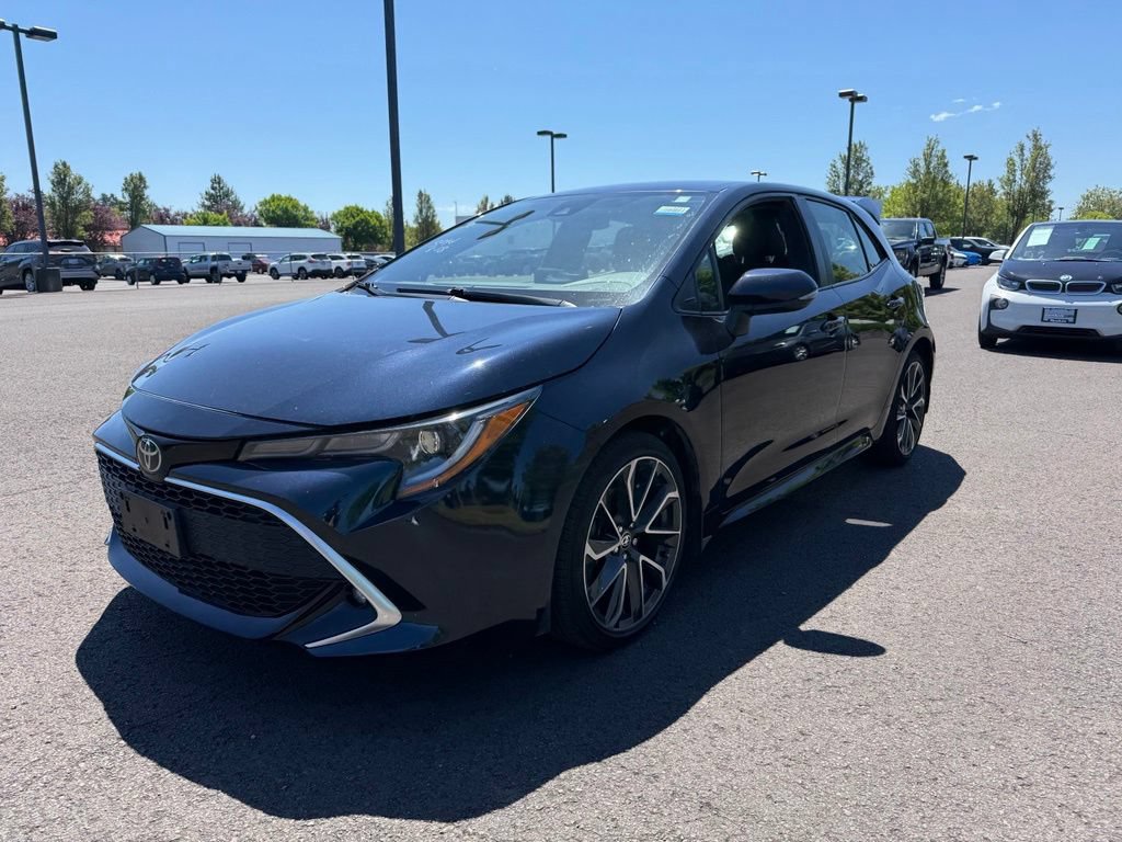 Used 2022 Toyota Corolla XSE FWD image 3