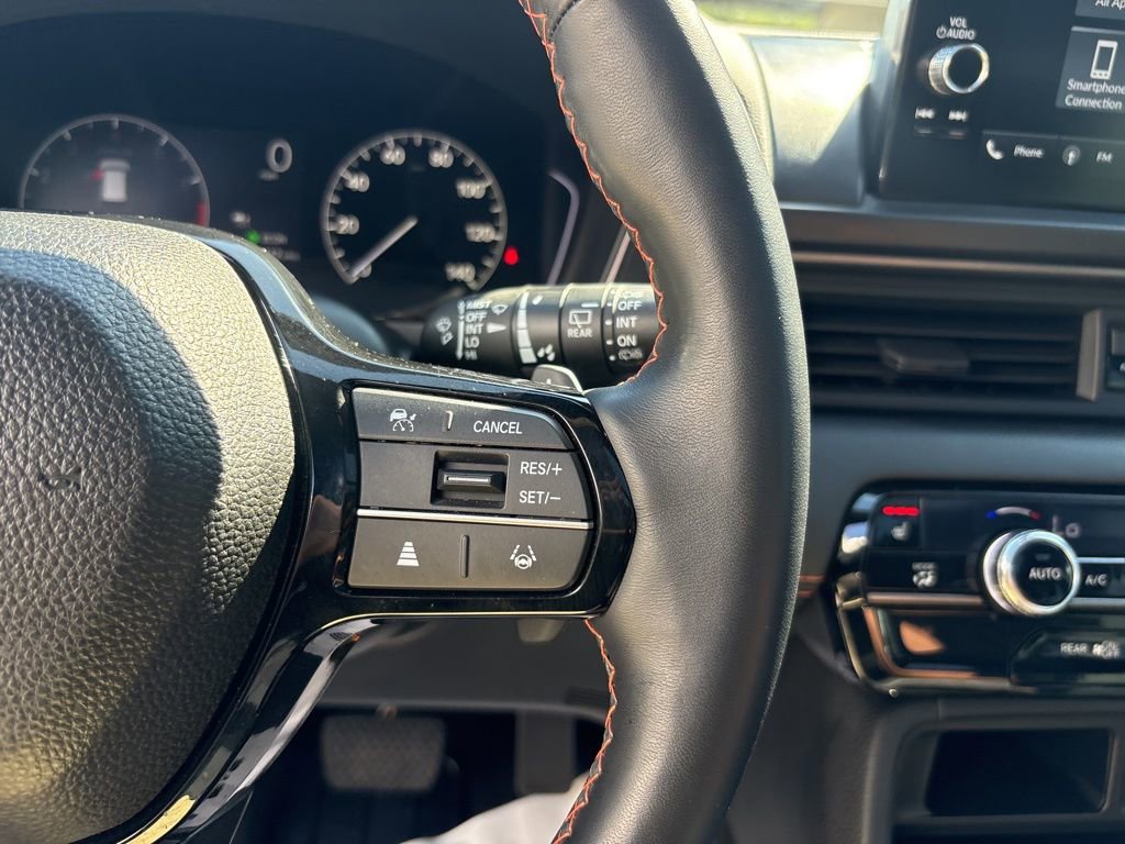 Used 2025 Honda Pilot TrailSport image 23