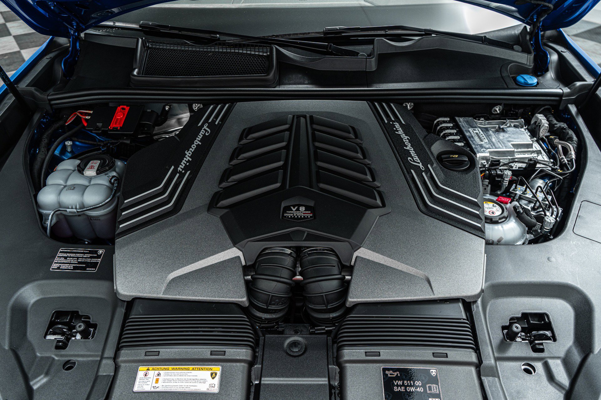 Used 2025 Lamborghini Urus SE image 12