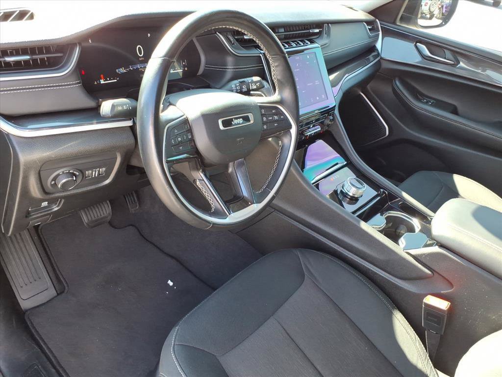 Used 2021 Jeep Grand Cherokee L Laredo w/ Luxury Tech Group I AWD/4WD image 12
