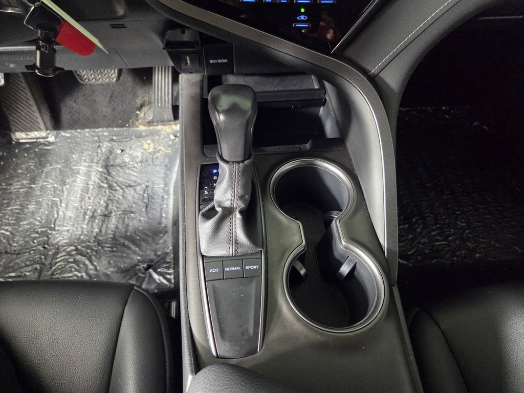 Used 2022 Toyota Camry SE FWD image 14