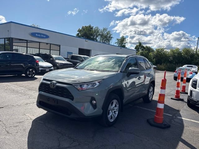 Used 2019 Toyota RAV4 XLE w/ Convenience Package AWD/4WD image 4