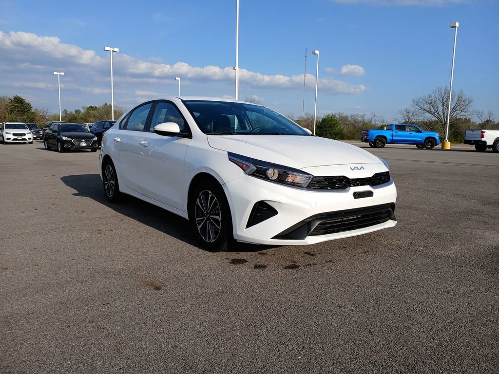 Used 2024 Kia Forte LXS image 2