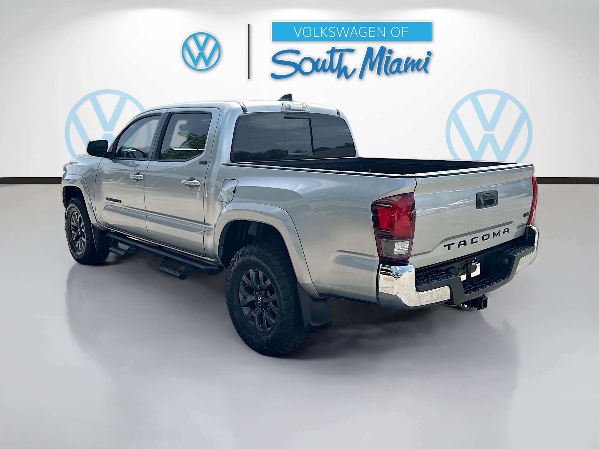 Used 2023 Toyota Tacoma SR5 RWD image 5