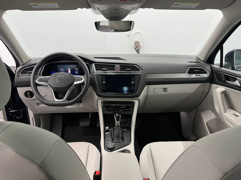 Used 2022 Volkswagen Tiguan SE image 14