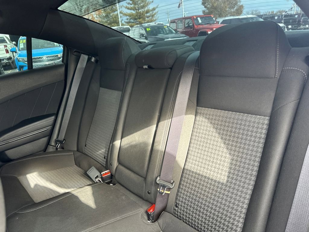 Used 2023 Dodge Charger R/T w/ Harman/Kardon Audio Group image 10