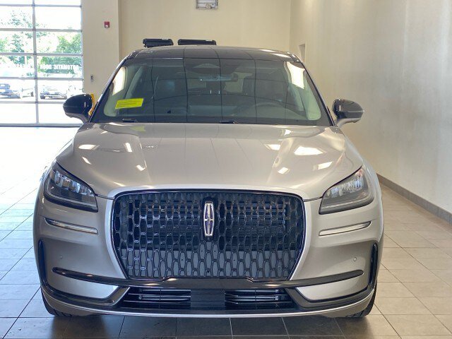 Used 2023 Lincoln Corsair AWD w/ Equipment Group 101A image 3