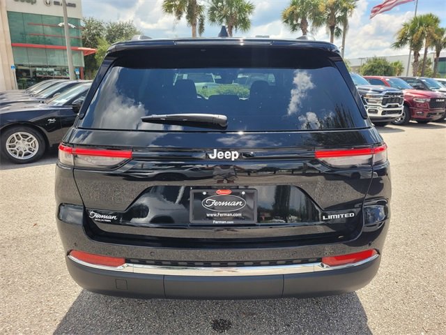 New 2025 Jeep Grand Cherokee Limited w/ Trailer Tow Package image 10