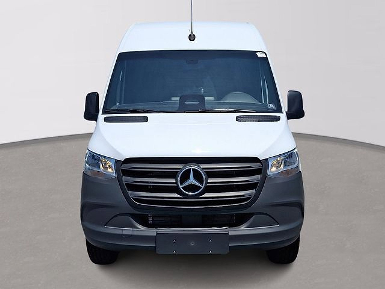Used 2025 Mercedes-Benz Sprinter 2500 image 2