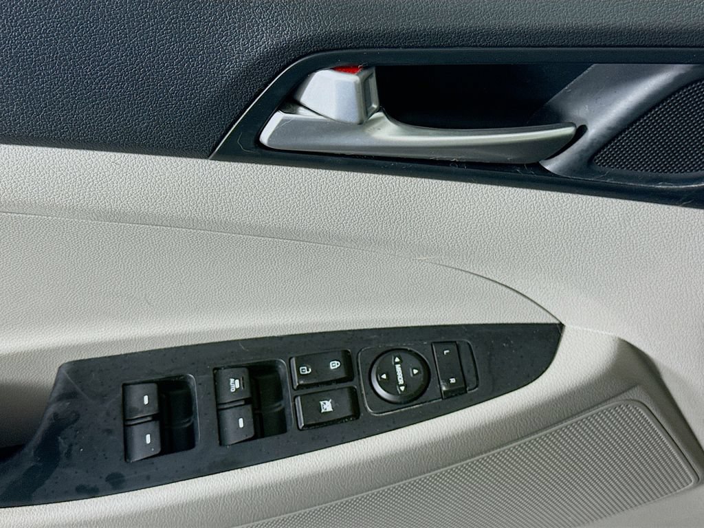 Used 2019 Hyundai Tucson Value FWD image 21