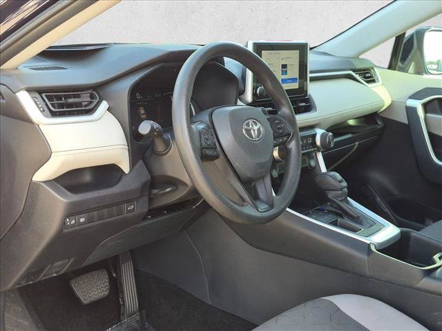 Used 2025 Toyota RAV4 XLE w/ Convenience Package FWD image 10