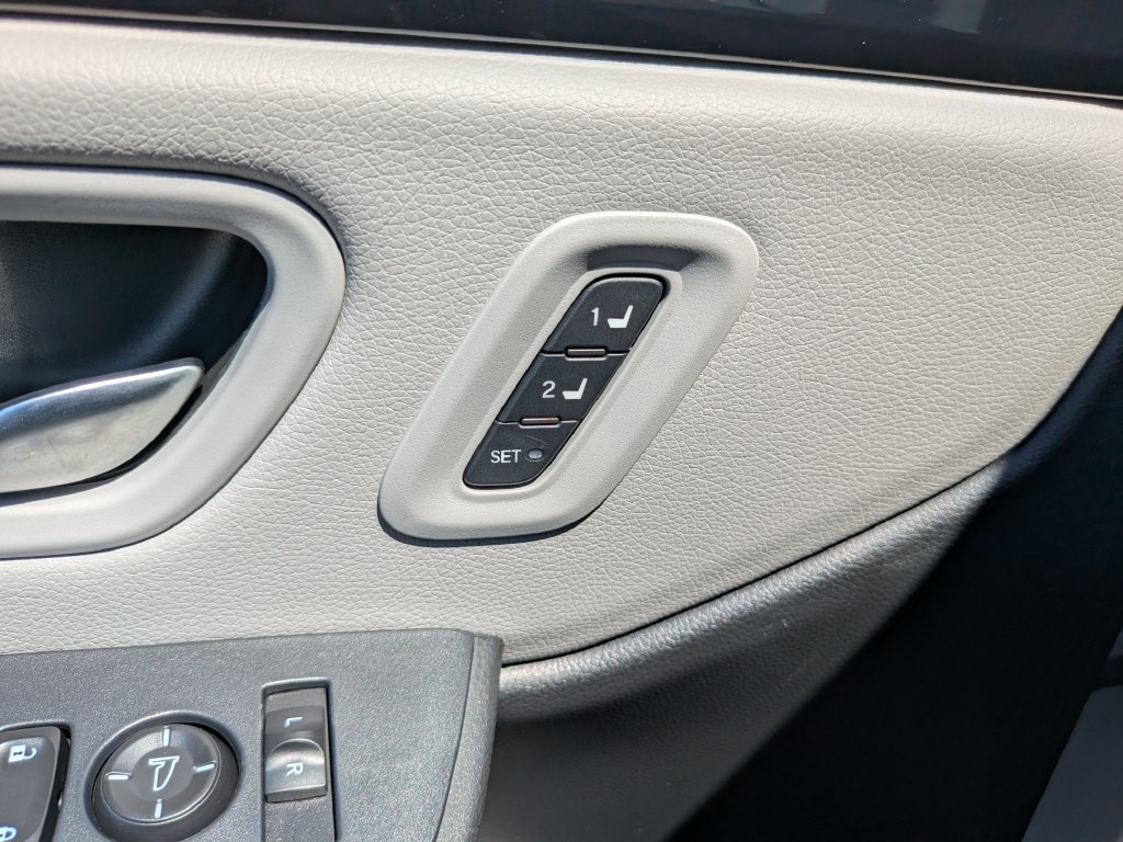 Used 2025 Honda Pilot EX-L image 22
