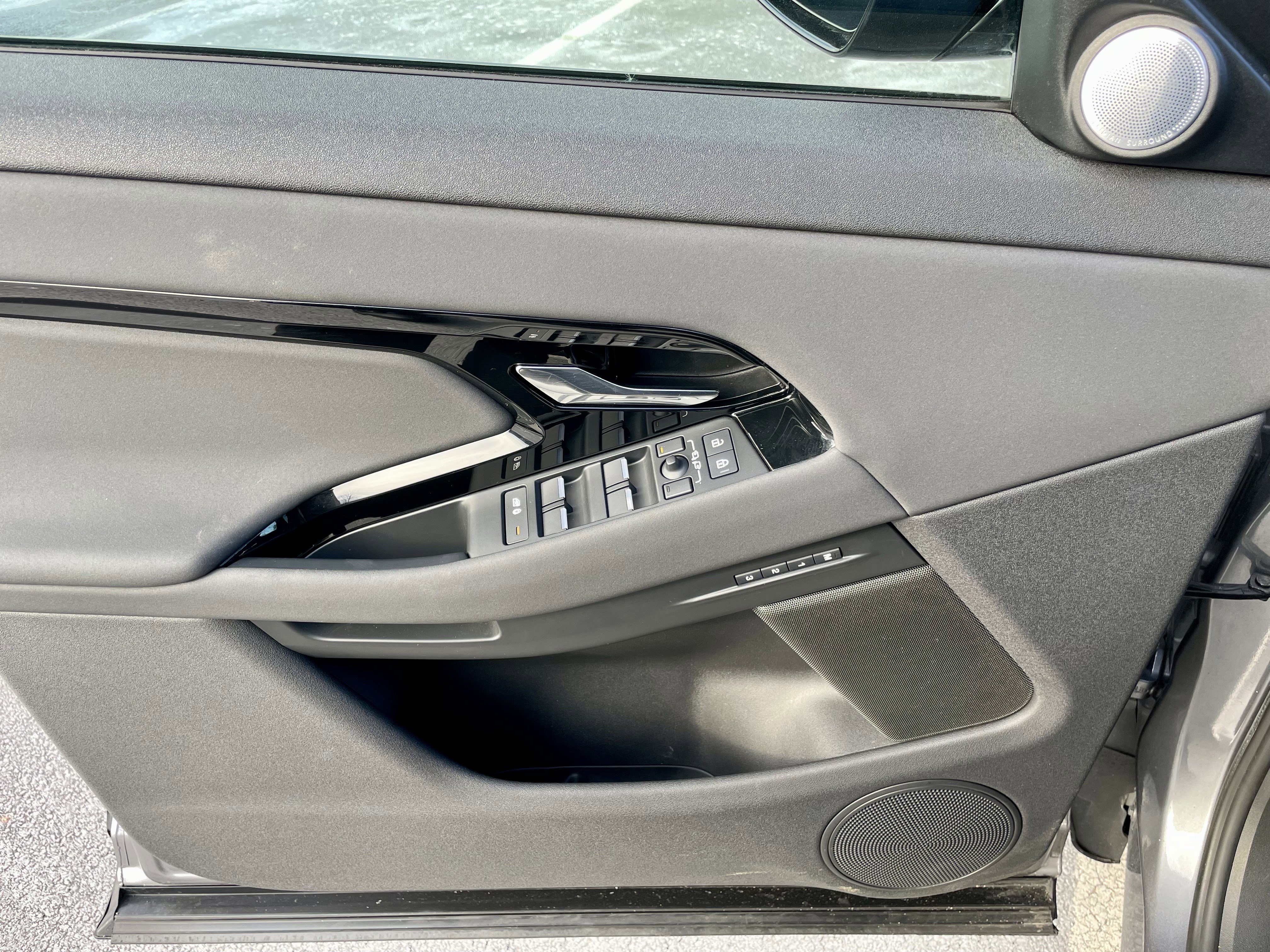 Certified 2024 Land Rover Range Rover Evoque Dynamic SE image 12