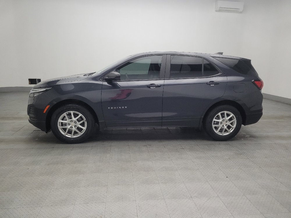 Used 2022 Chevrolet Equinox LS image 2