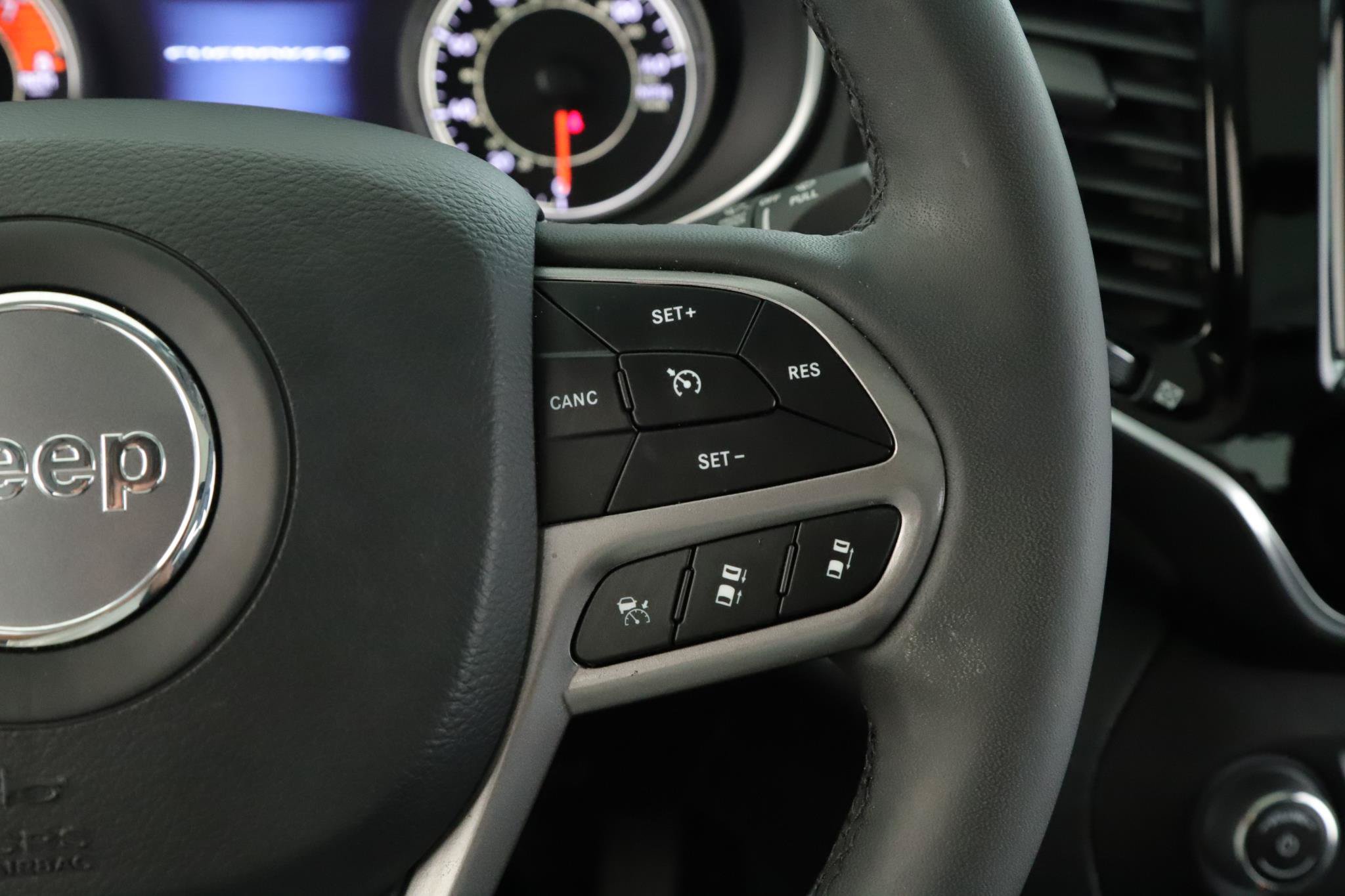Used 2022 Jeep Cherokee Limited AWD/4WD image 10