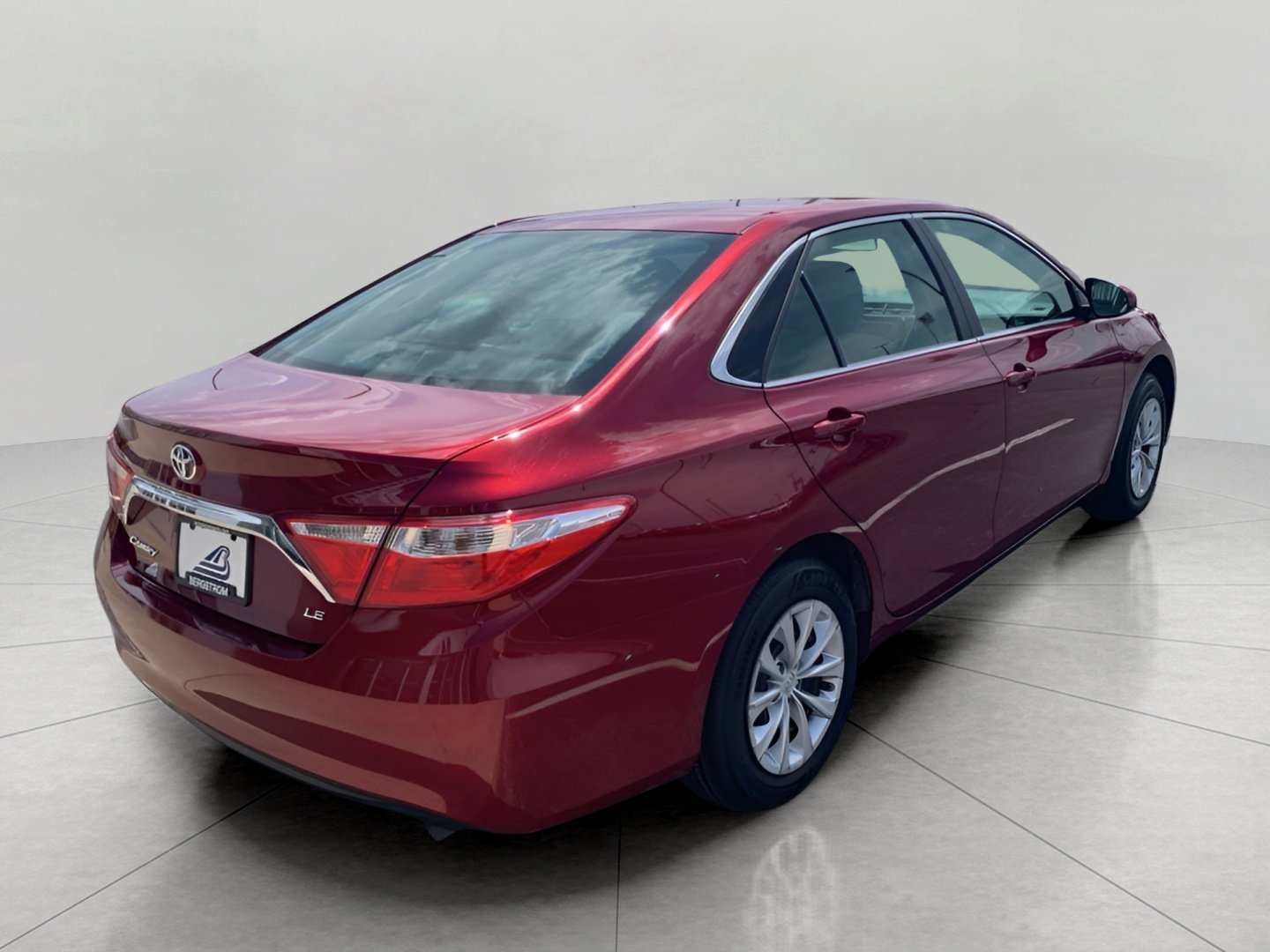 Used 2017 Toyota Camry LE FWD image 7