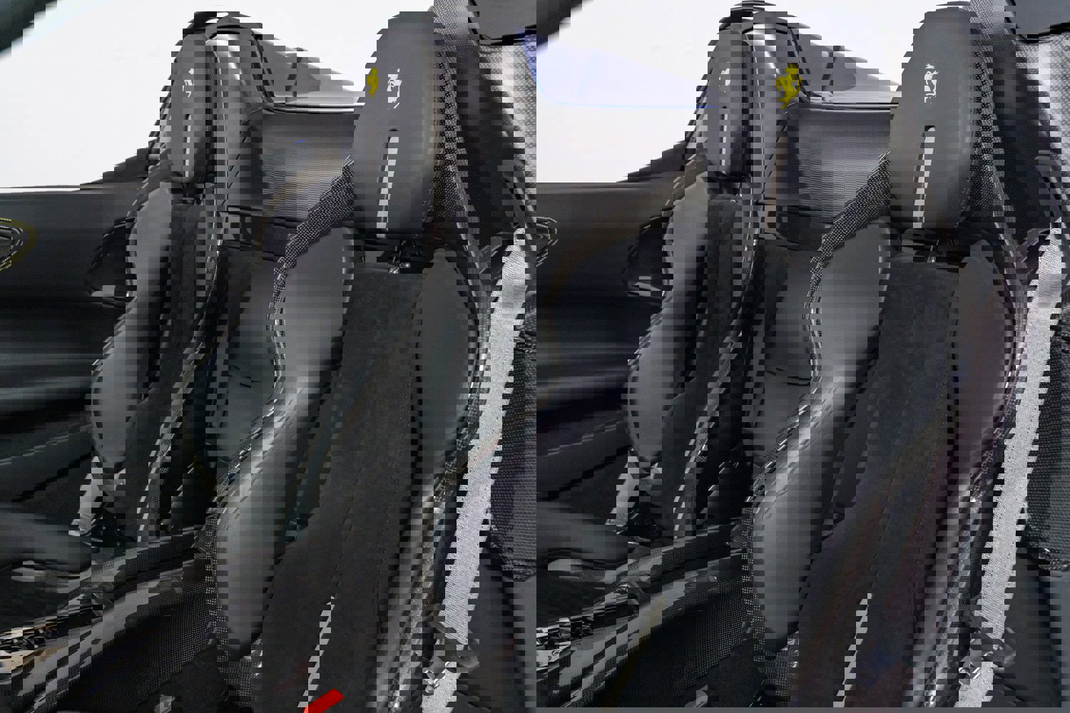 Used 2022 Ferrari SF90 Spider image 30