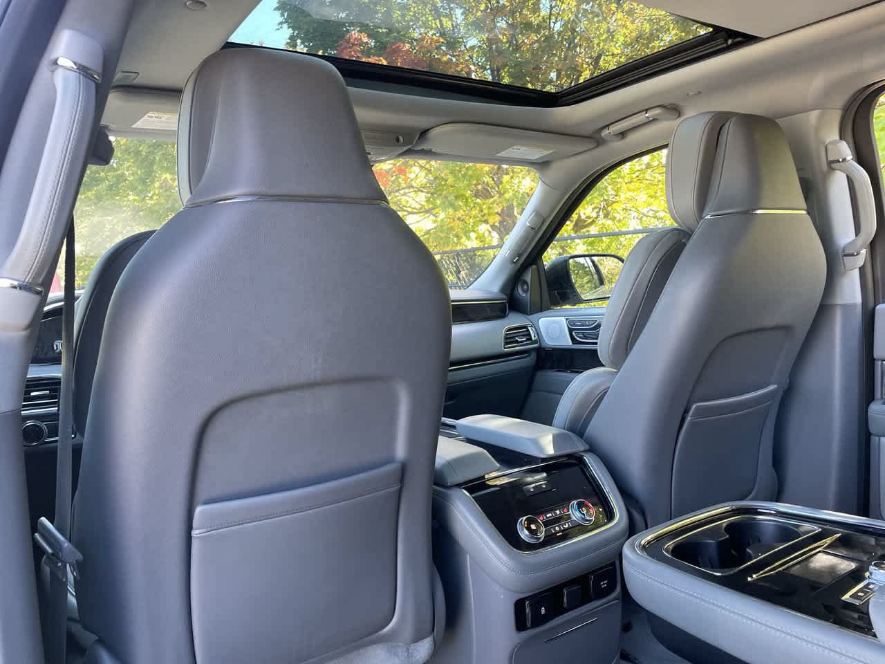 Used 2019 Lincoln Navigator Reserve AWD/4WD image 21