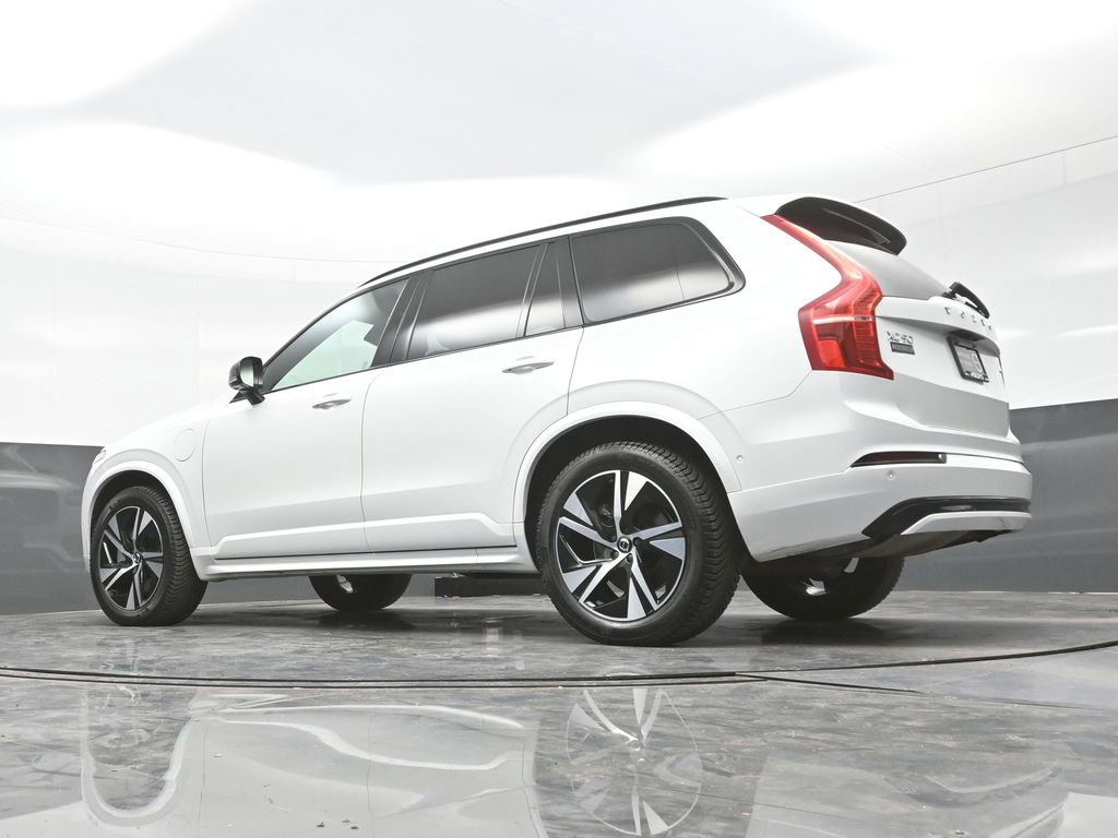 Used 2022 Volvo XC90 T8 R-Design image 24