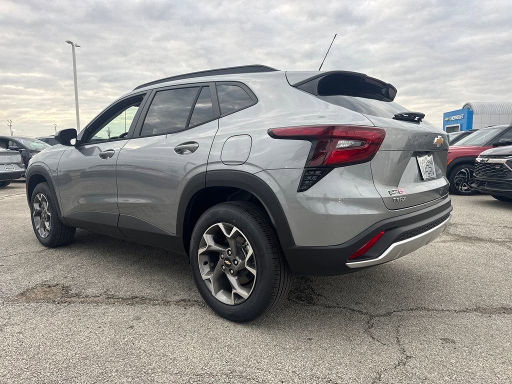 New 2026 Chevrolet Trax LT w/ Driver Confidence Package FWD image 4