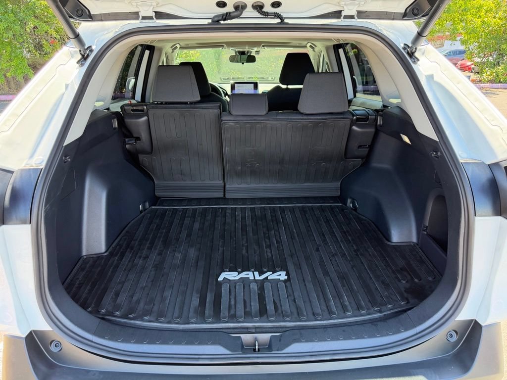 Used 2025 Toyota RAV4 XLE w/ Convenience Package AWD/4WD image 10