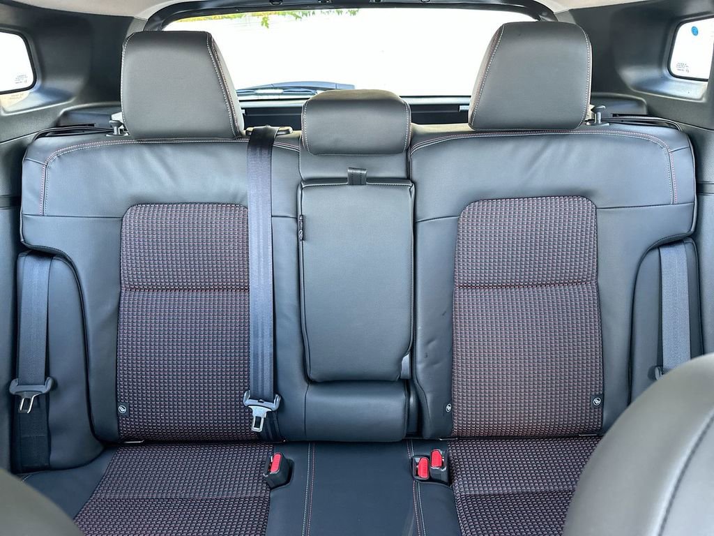 Certified 2025 Nissan Kicks SR image 33